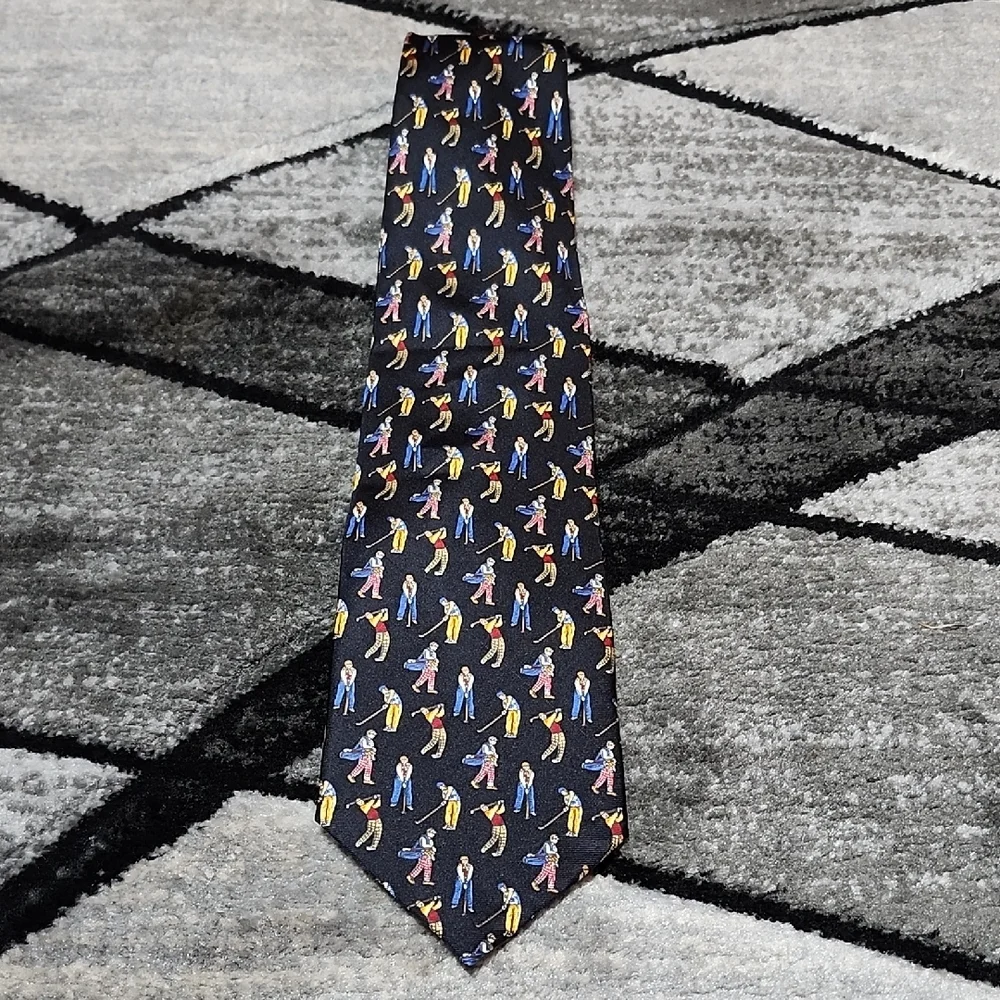 VINTAGE UMBERTO BOSSI ROMA MILANO GOLF THEMED SILK NECK TIE